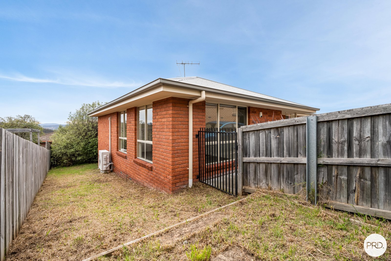 13/3 Russell Road CLAREMONT 4