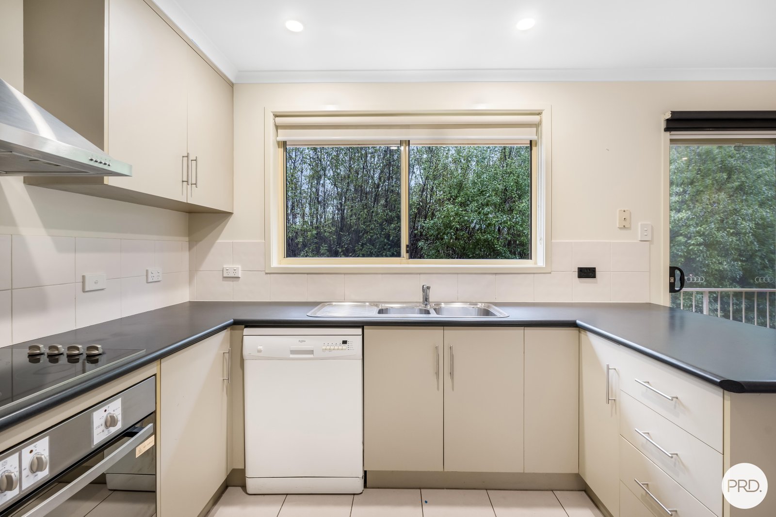 13/3 Russell Road CLAREMONT 12