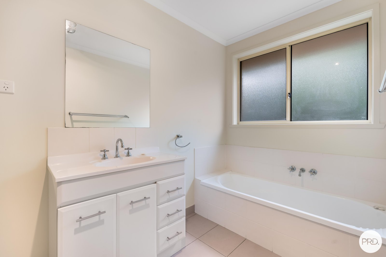 13/3 Russell Road CLAREMONT 16