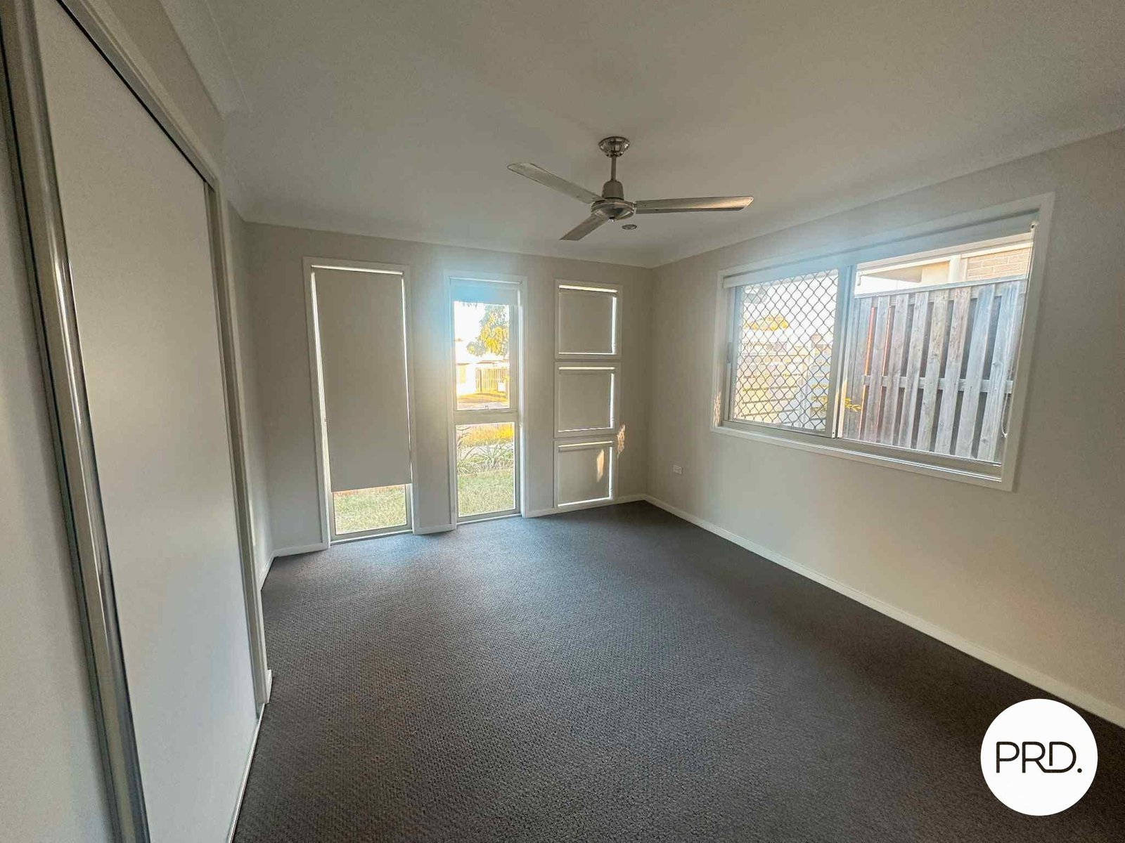 1/33 Sea Prince Circuit CLINTON 4