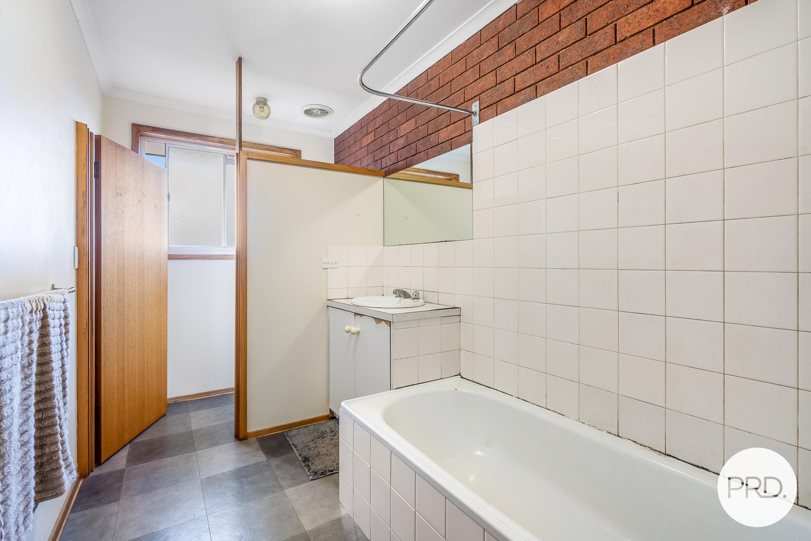 1/33 South Street BELLERIVE 8
