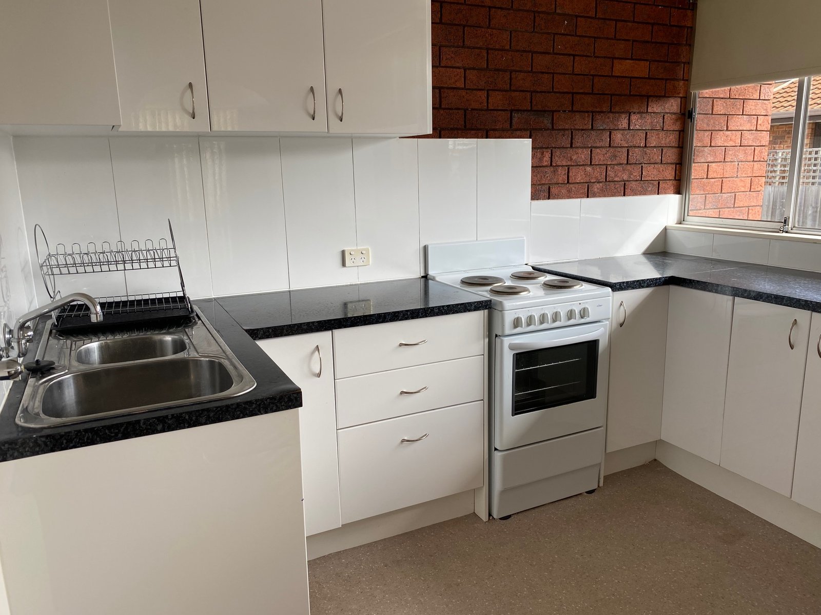 1/33 South Street BELLERIVE 1