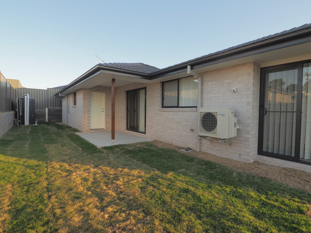 1/33 Sullivans Road MOONEE BEACH 8
