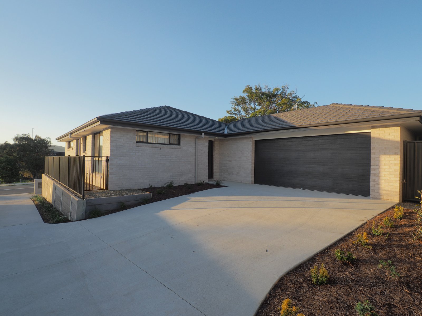 1/33 Sullivans Road MOONEE BEACH 1