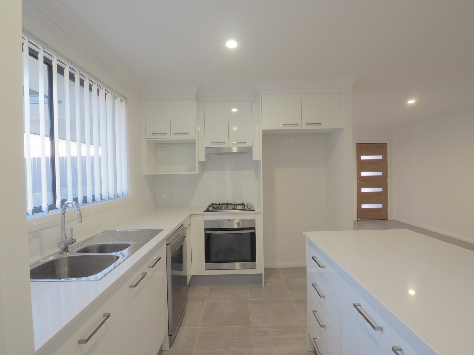 1/33 Sullivans Road MOONEE BEACH 3