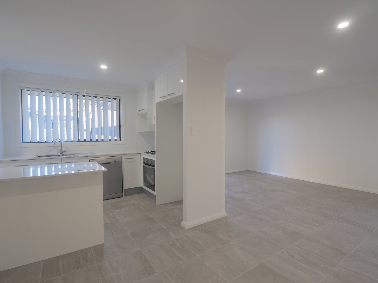 1/33 Sullivans Road MOONEE BEACH 8