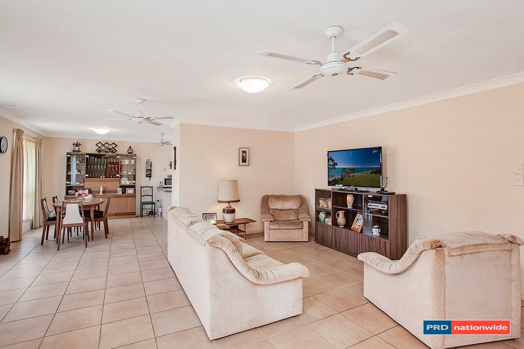 1/33 TALLEBUDGERA Drive PALM BEACH 2