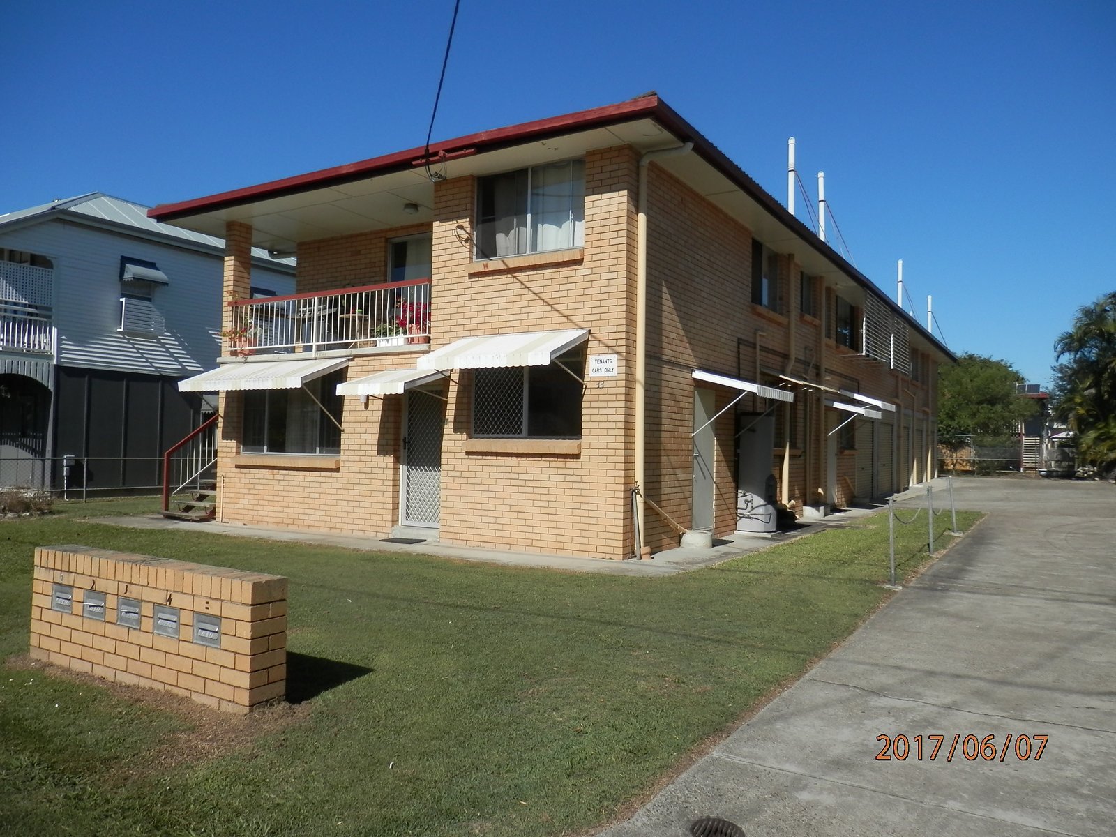 1/33 Vernon Street NUNDAH 9