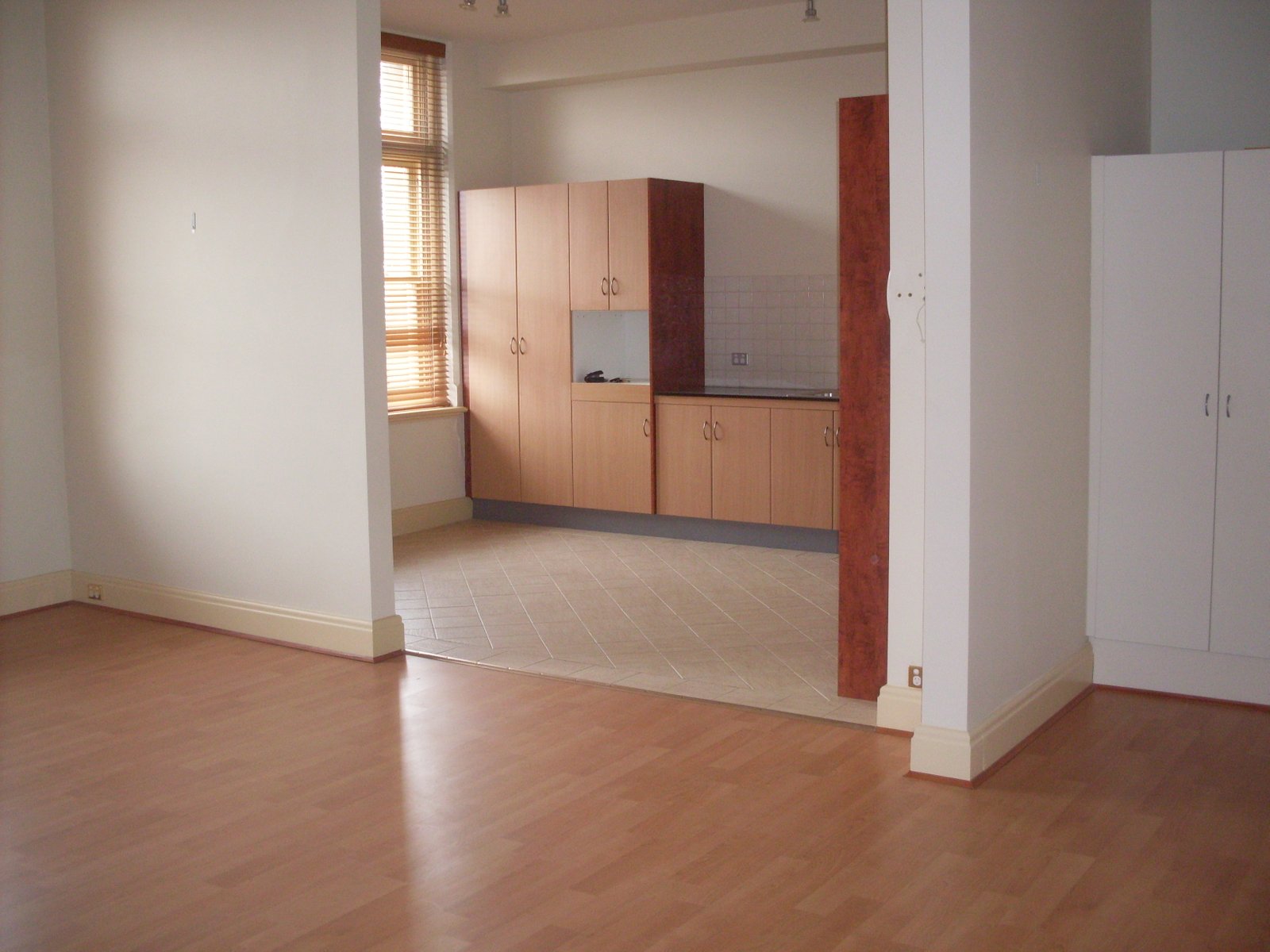 Gallery: 13/300 Gillies Street North