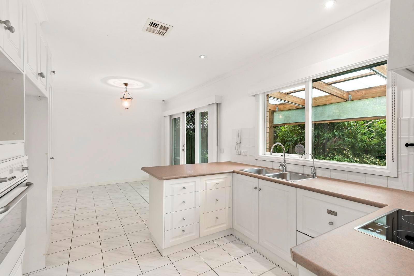 Real Estate and Property in 1/332 Bambra Road, Caulfield South, VIC