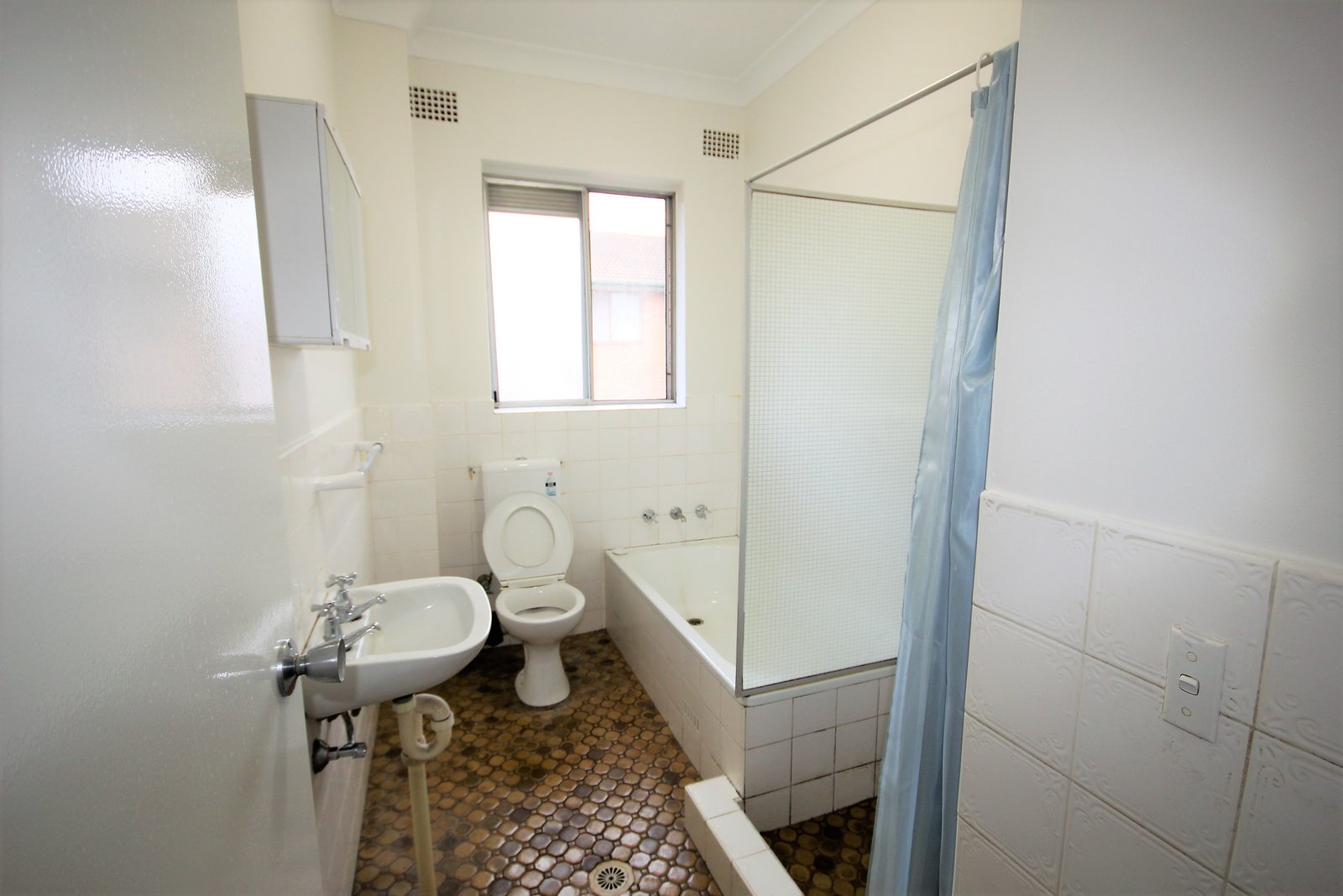 13/32 French Street KOGARAH 7
