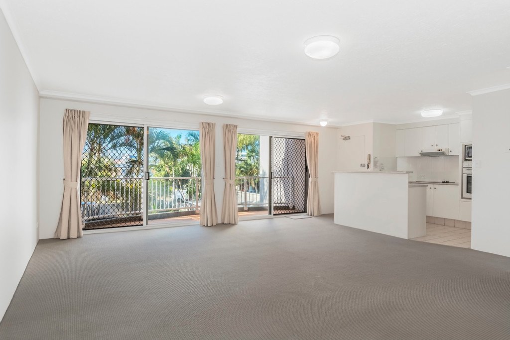 13/32 William Street MERMAID BEACH 3
