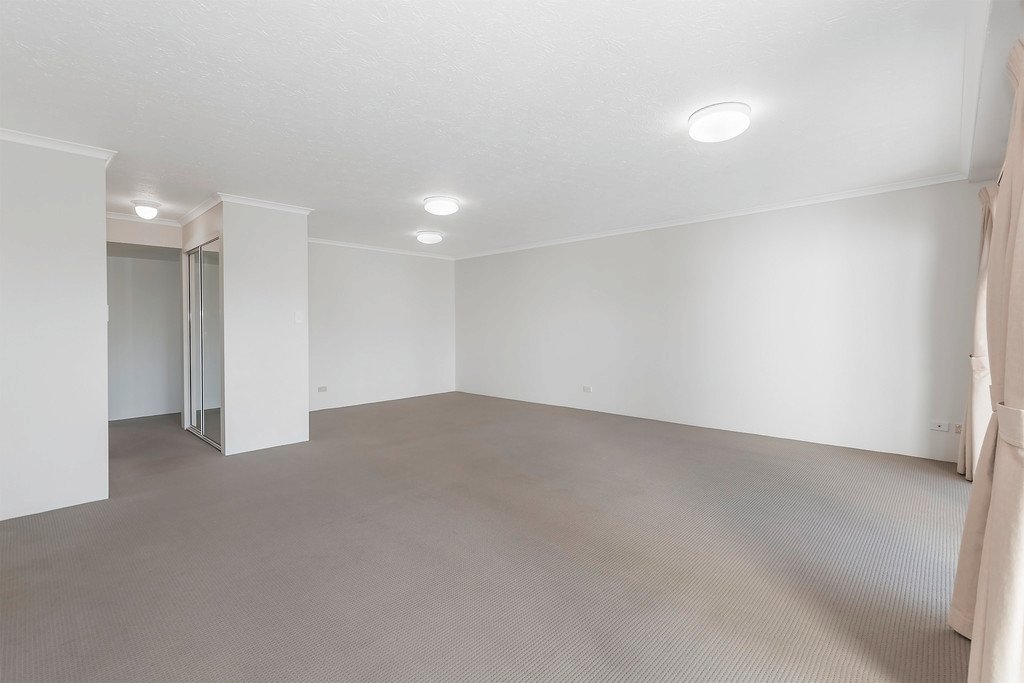 13/32 William Street MERMAID BEACH 6