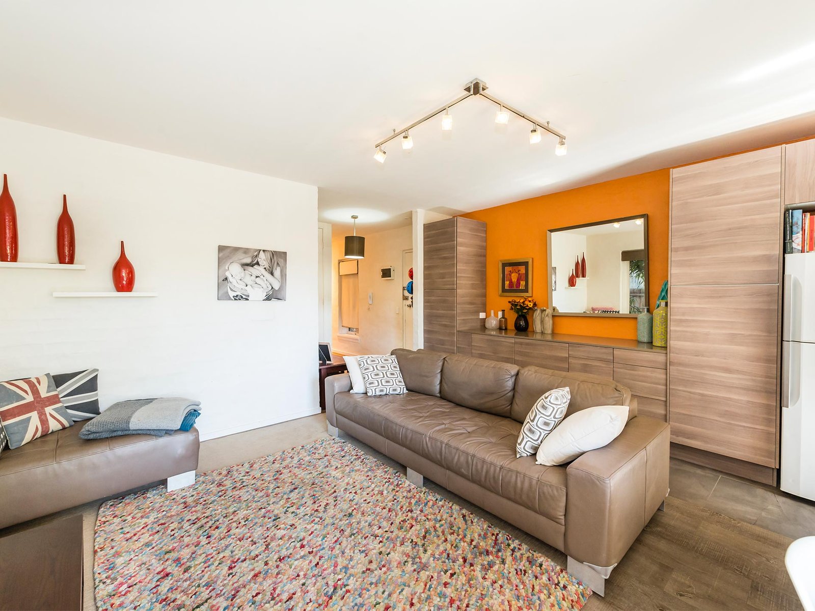 Gallery: 1/334 Hampton Street