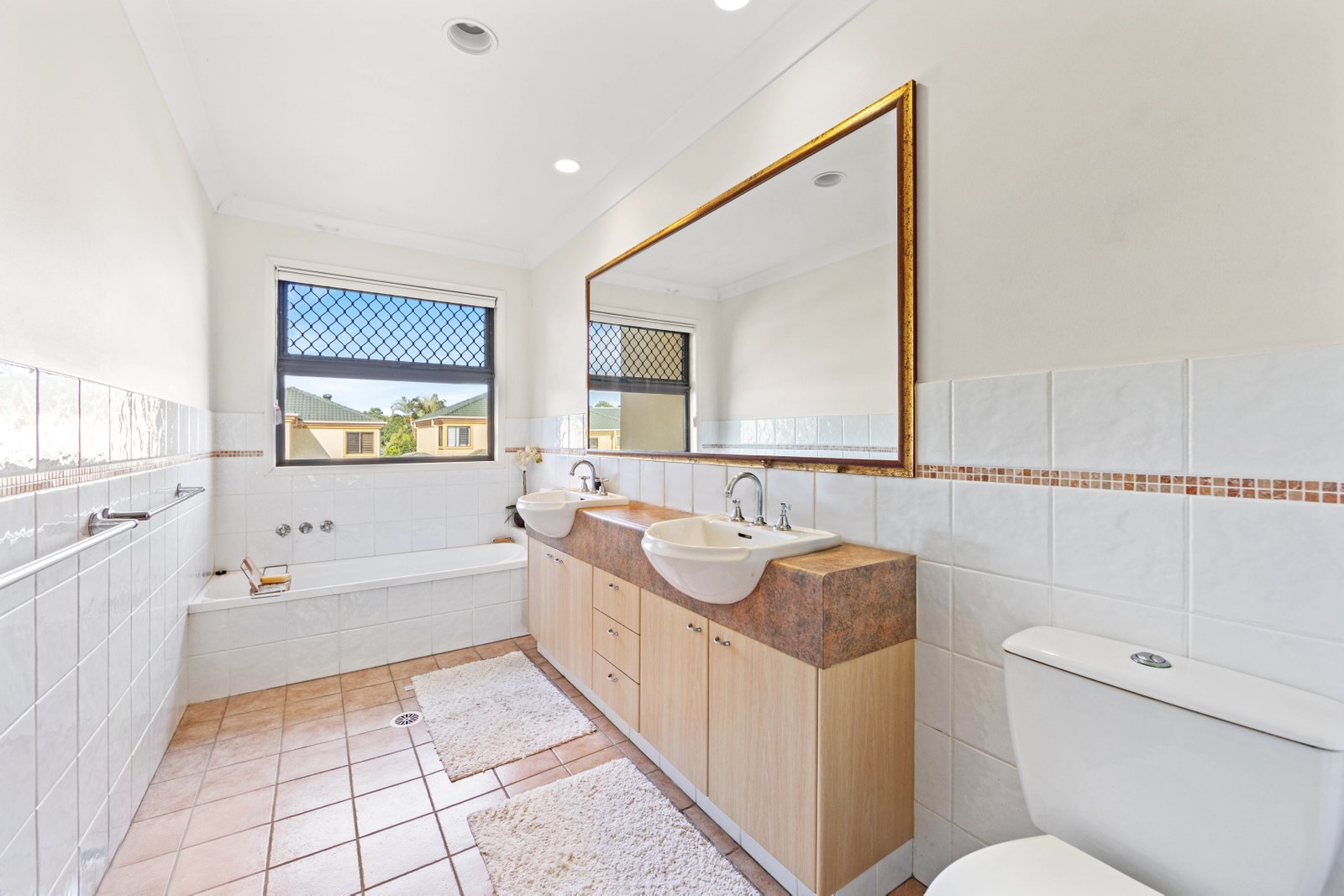 13/37 Paradise Springs Avenue ROBINA 8