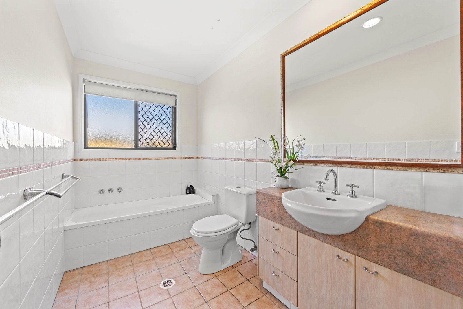 13/37 Paradise Springs Avenue ROBINA 10