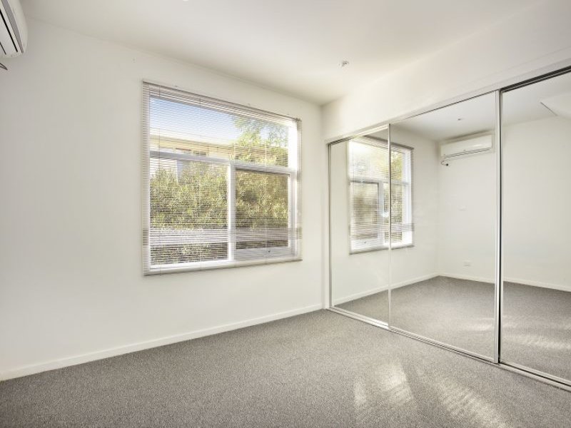 Gallery: 13/38 Waterloo Crescent
