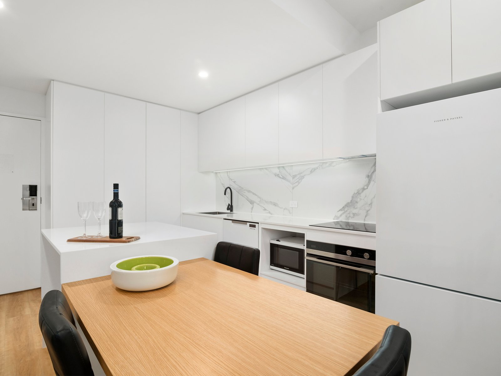 133/99 Griffith Street COOLANGATTA 2