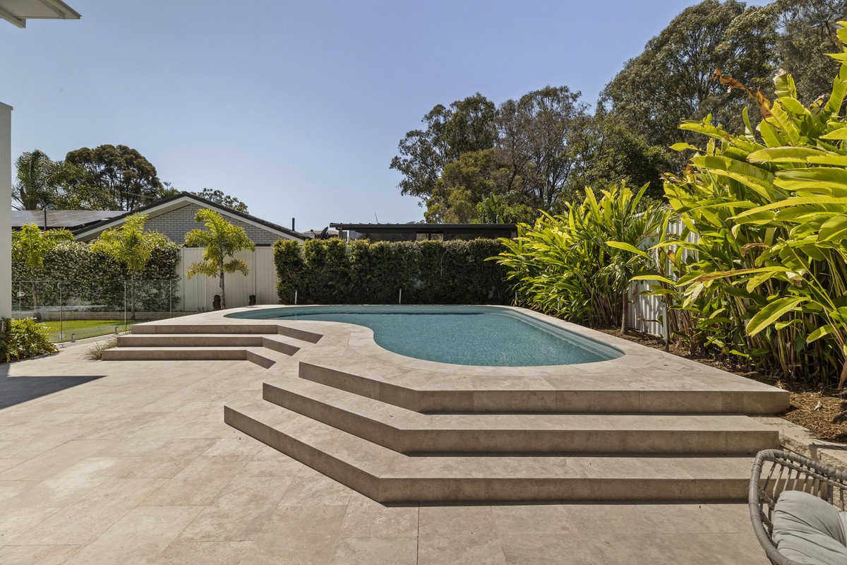 134 Acanthus Avenue BURLEIGH WATERS 8