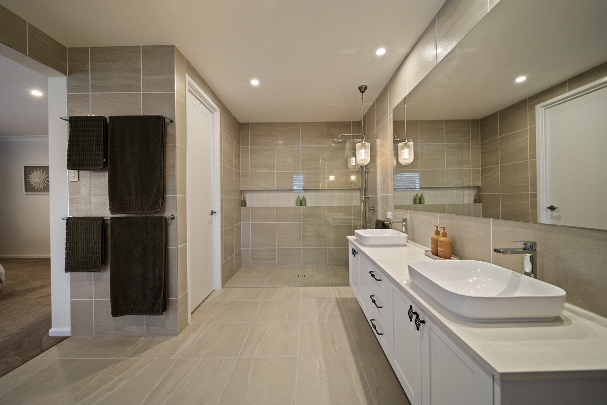 134 Acanthus Avenue BURLEIGH WATERS 18