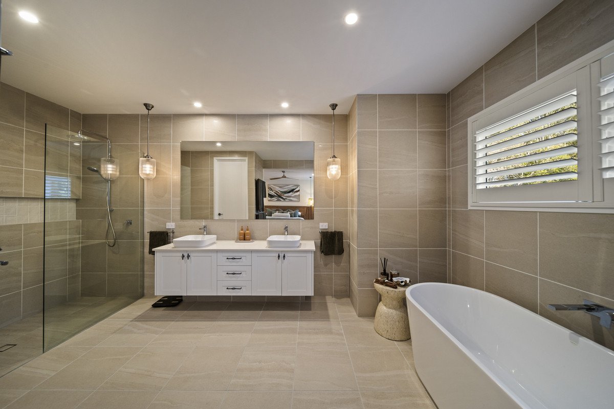 134 Acanthus Avenue BURLEIGH WATERS 19