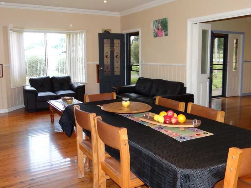 134 Albury Street TUMBARUMBA 11