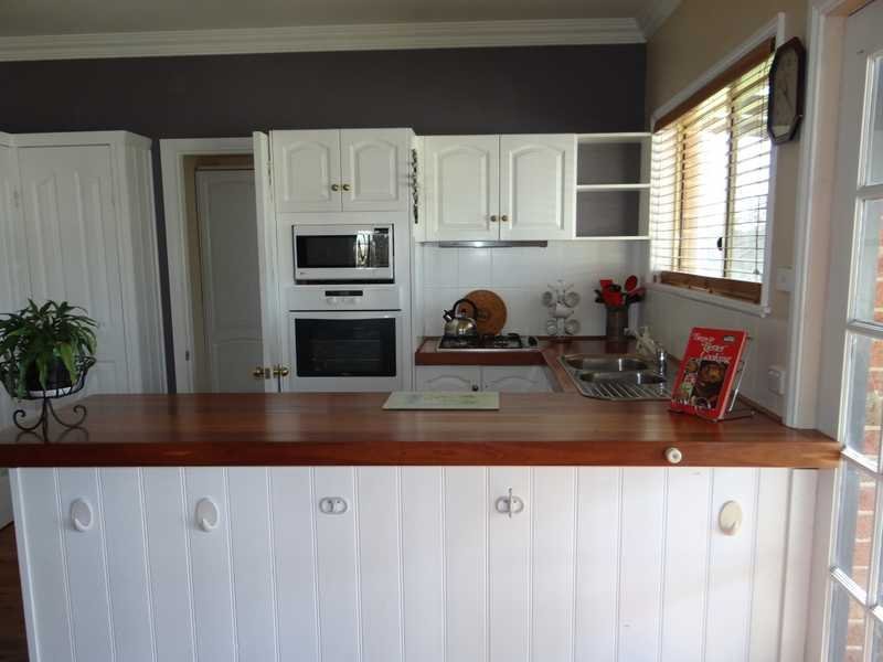 134 Albury Street TUMBARUMBA 13