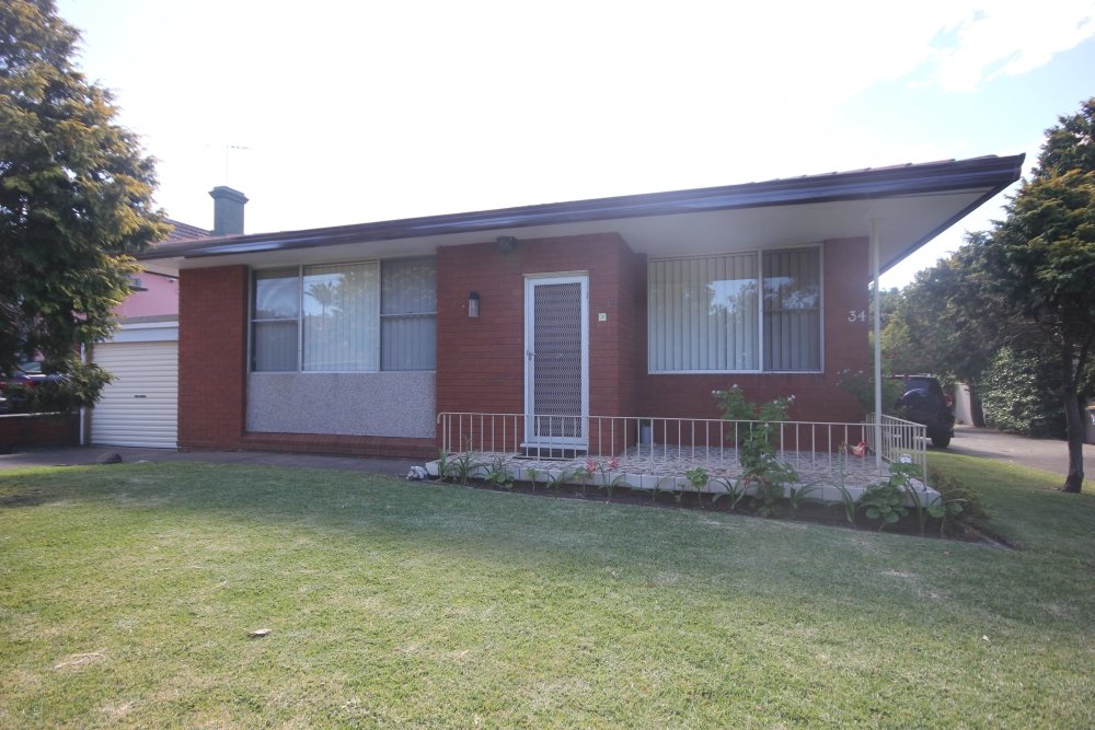 1/34 Connemarra Street BEXLEY 1