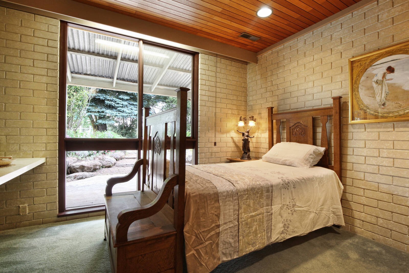 Real Estate and Property in 134 Crows Road, Woodend, VIC