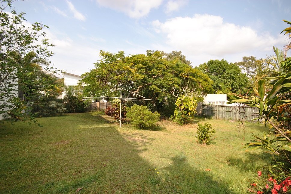 134 Eugaree Street SOUTHPORT 9