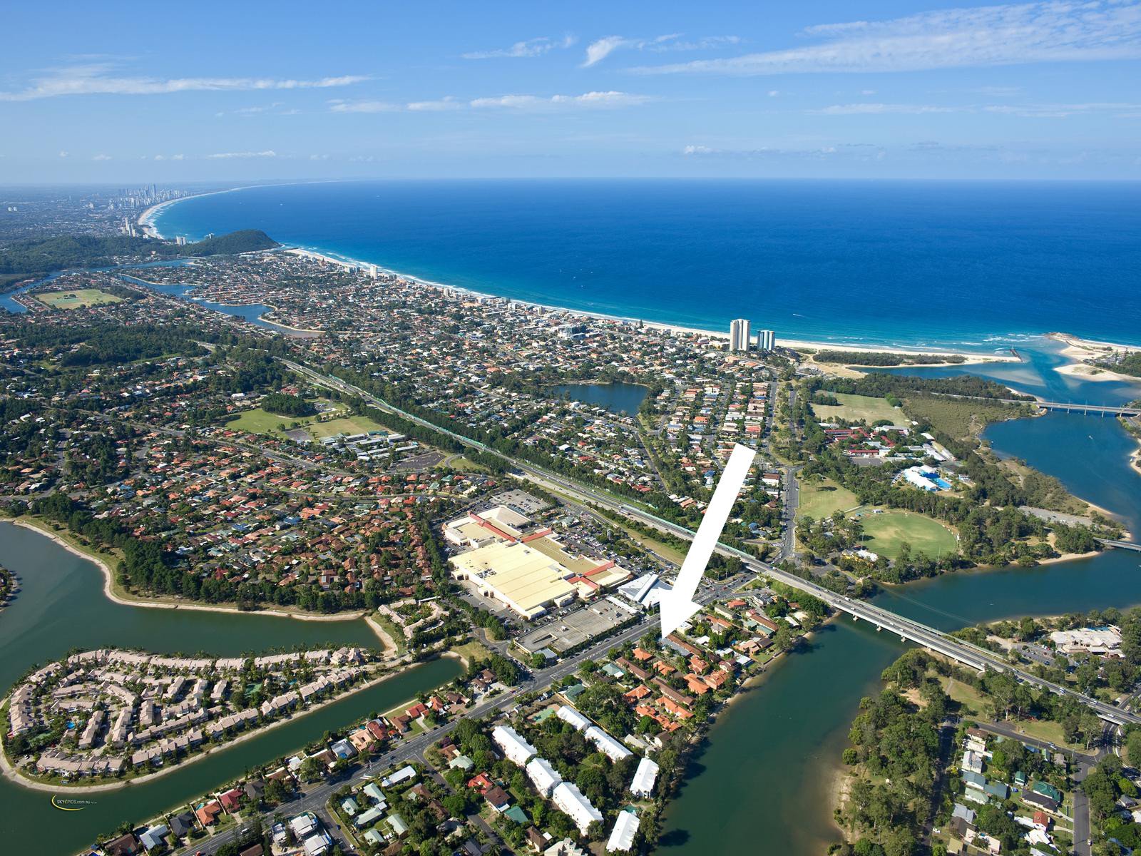 1/34 Guineas Creek Road CURRUMBIN WATERS 3