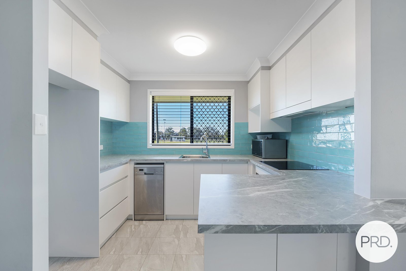 1/34 Lake Street LAURIETON 2