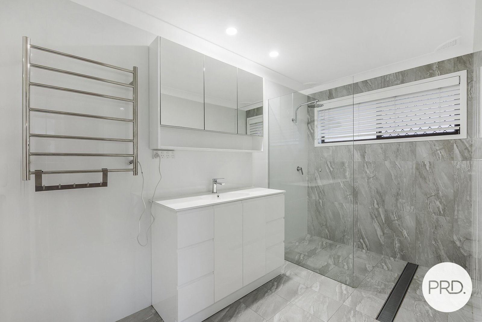 1/34 Lake Street LAURIETON 4