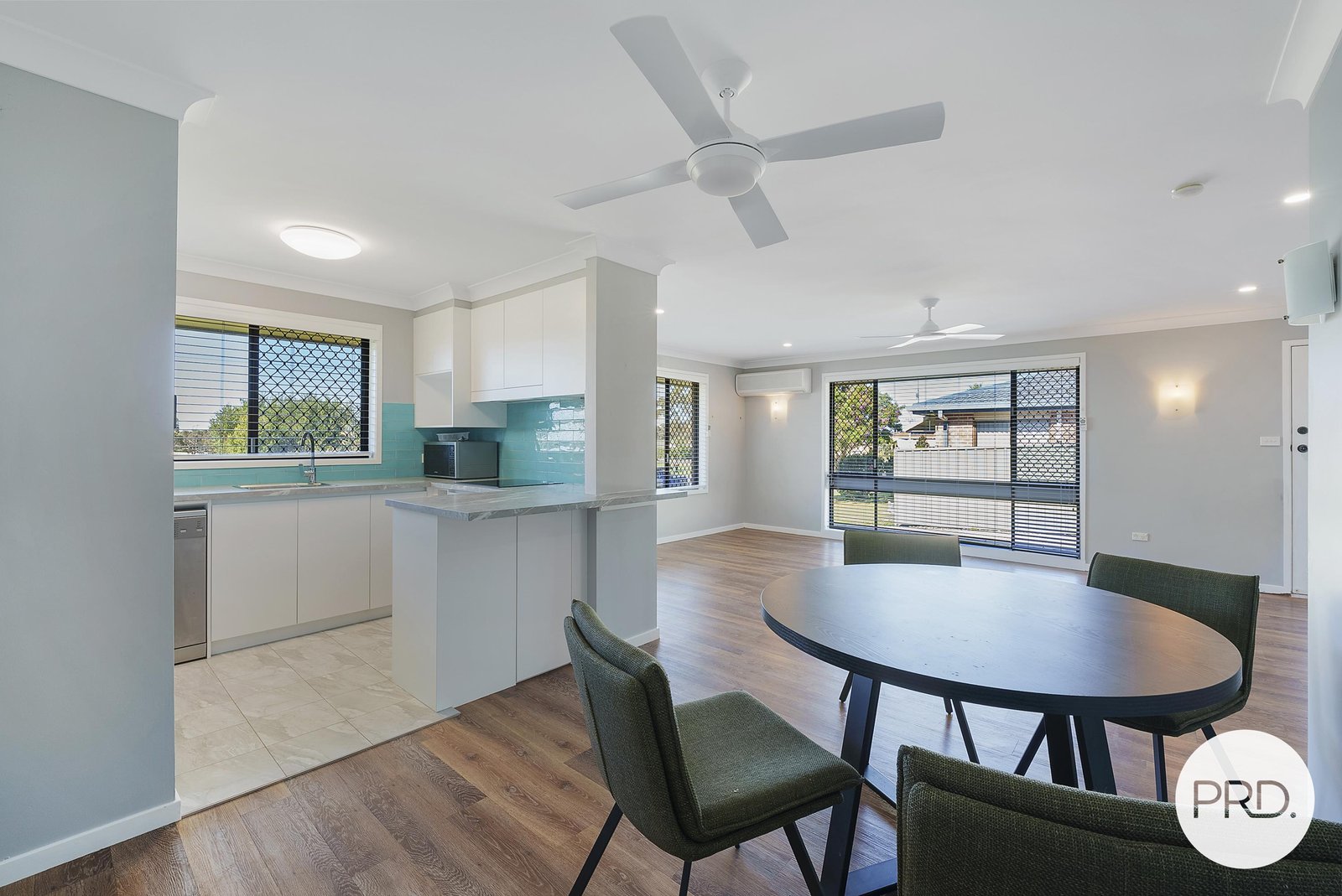 1/34 Lake Street LAURIETON 7