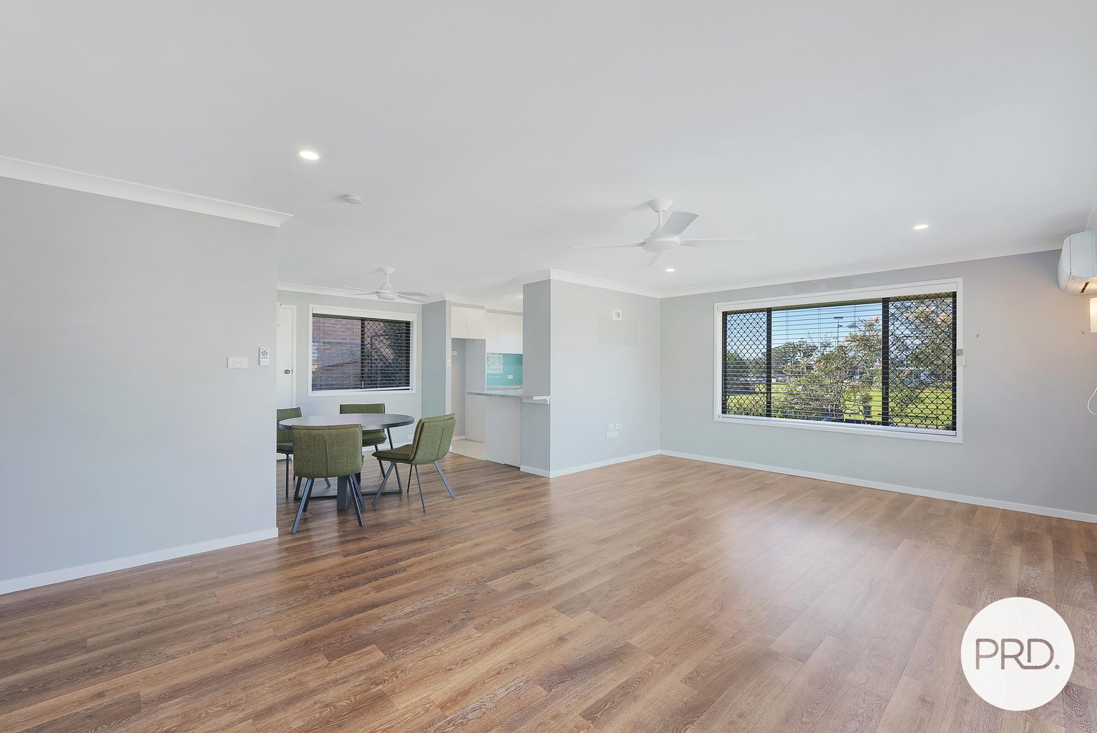 1/34 Lake Street LAURIETON 8