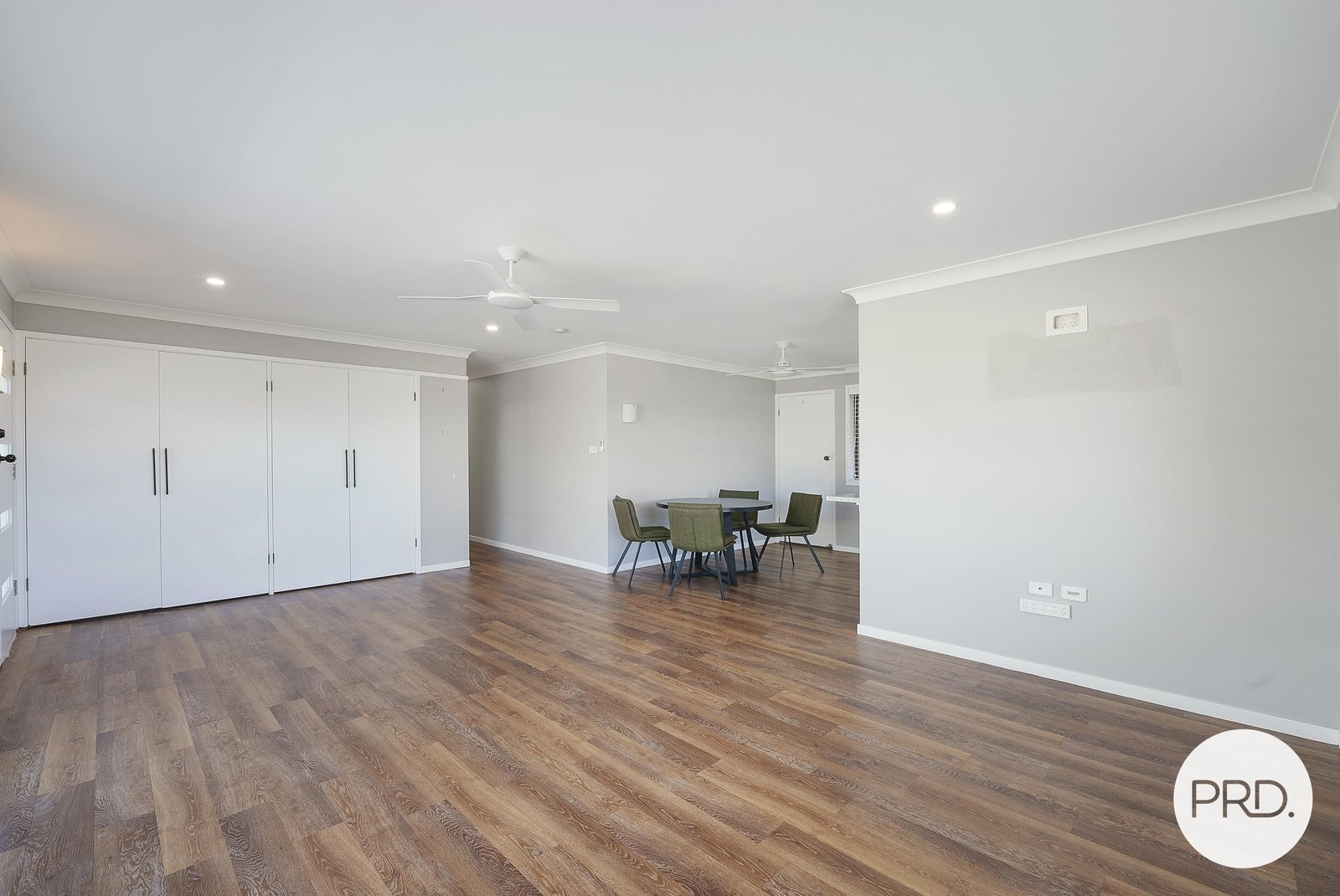 1/34 Lake Street LAURIETON 9