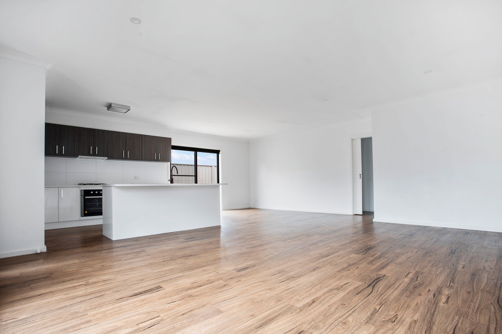 1/34 Raglan Street WHITE HILLS 4