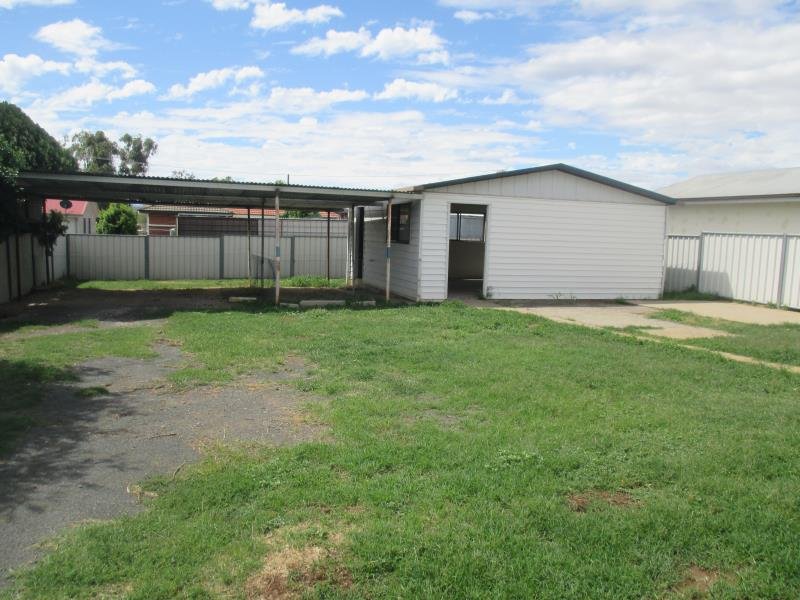 134 Robert Street TAMWORTH 7