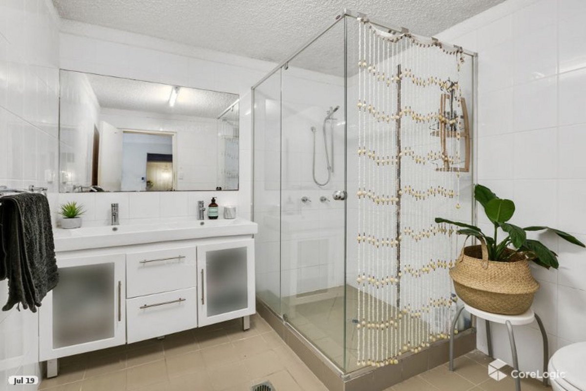 1/34 Seagull Avenue Mermaid Beach 5