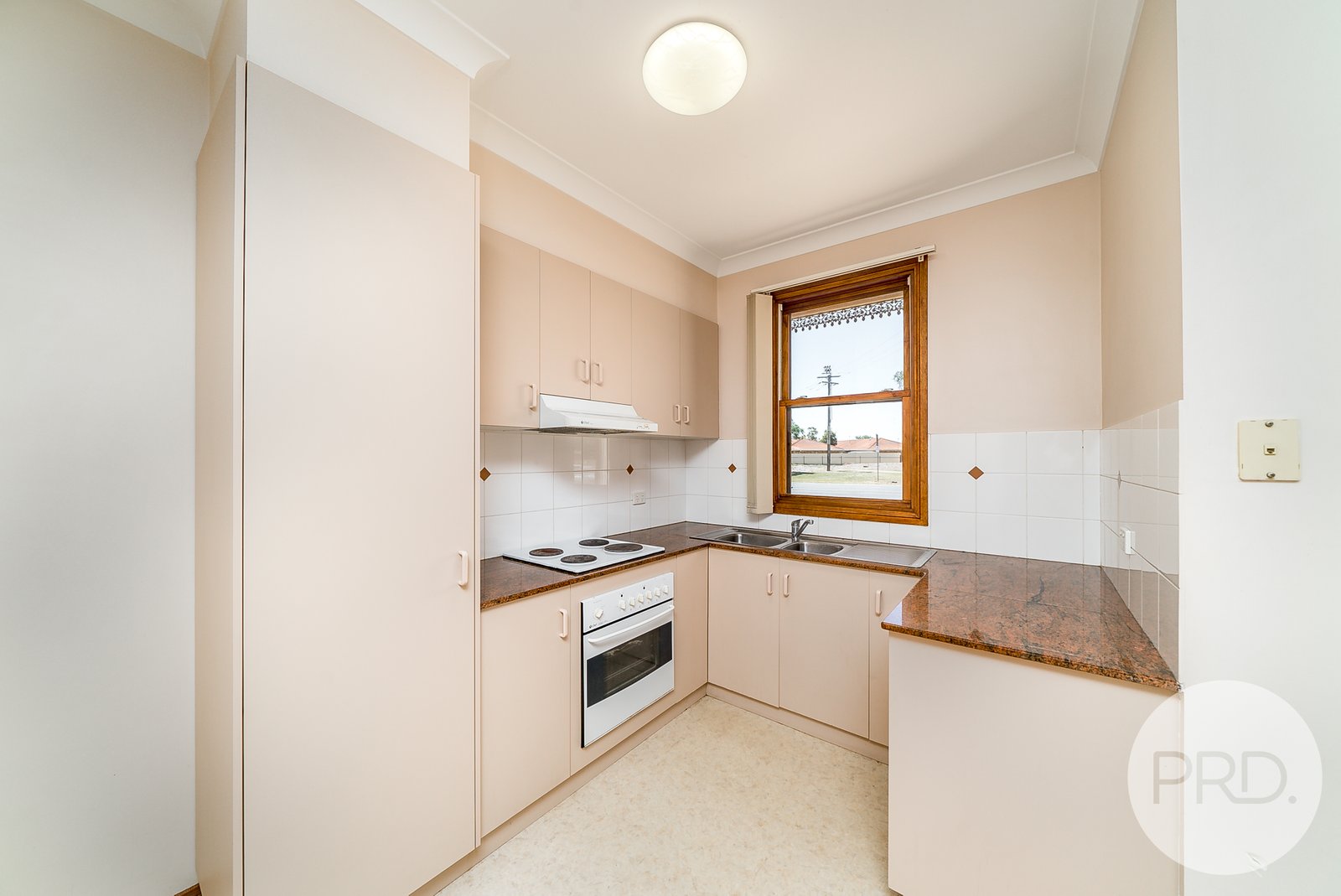 1/34 Travers Street WAGGA WAGGA 2