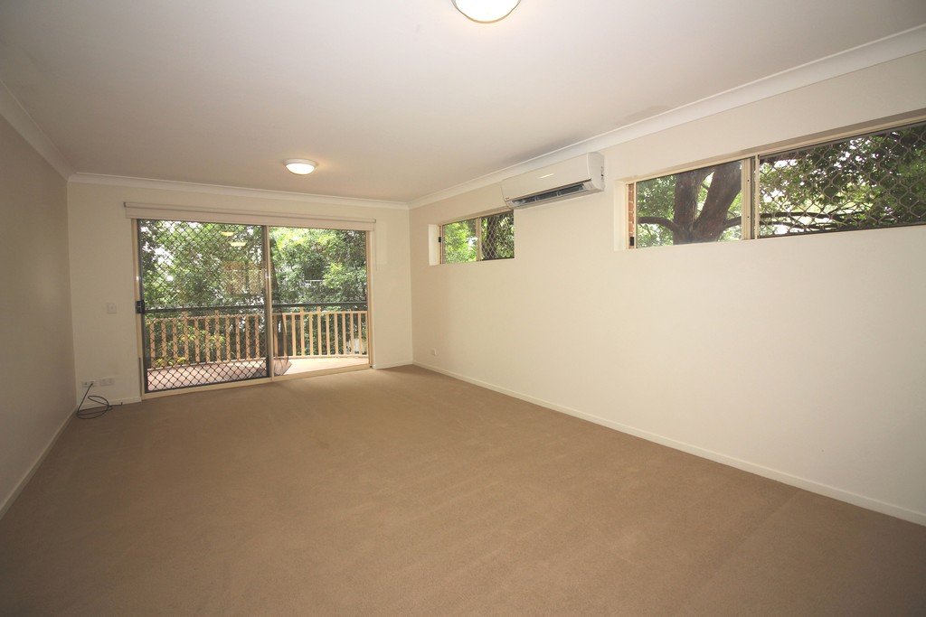 1/34 Wooloowin Avenue WOOLOOWIN 4
