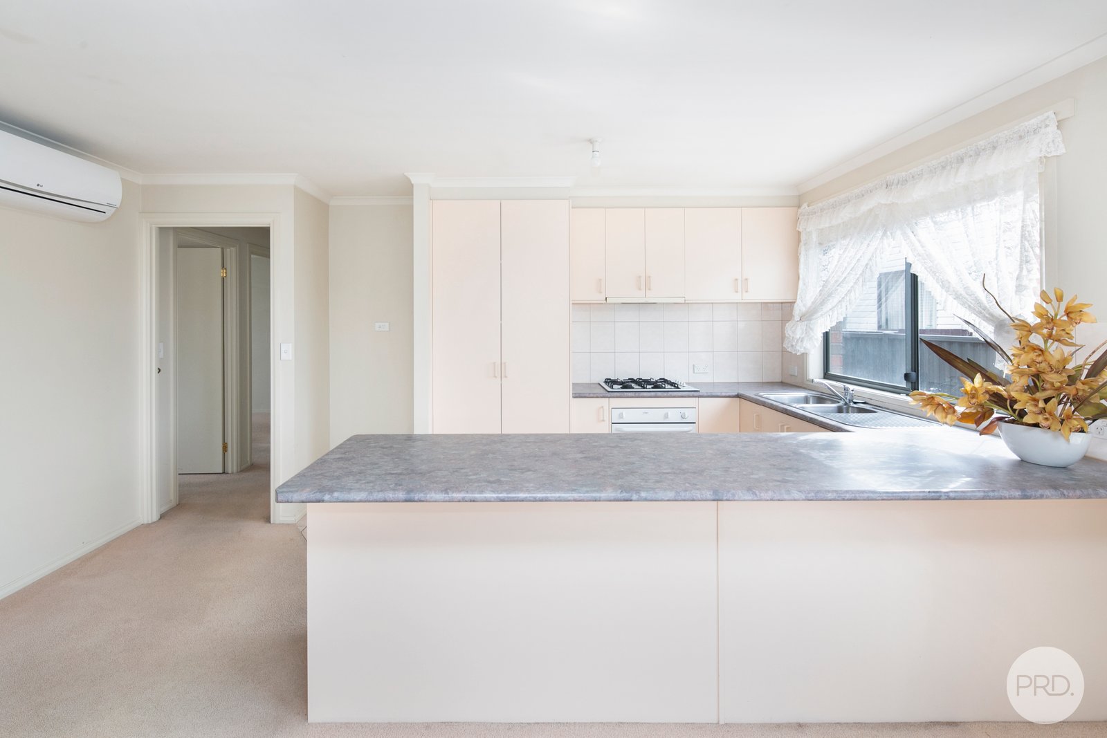 1/343 Gillies Street North WENDOUREE 3