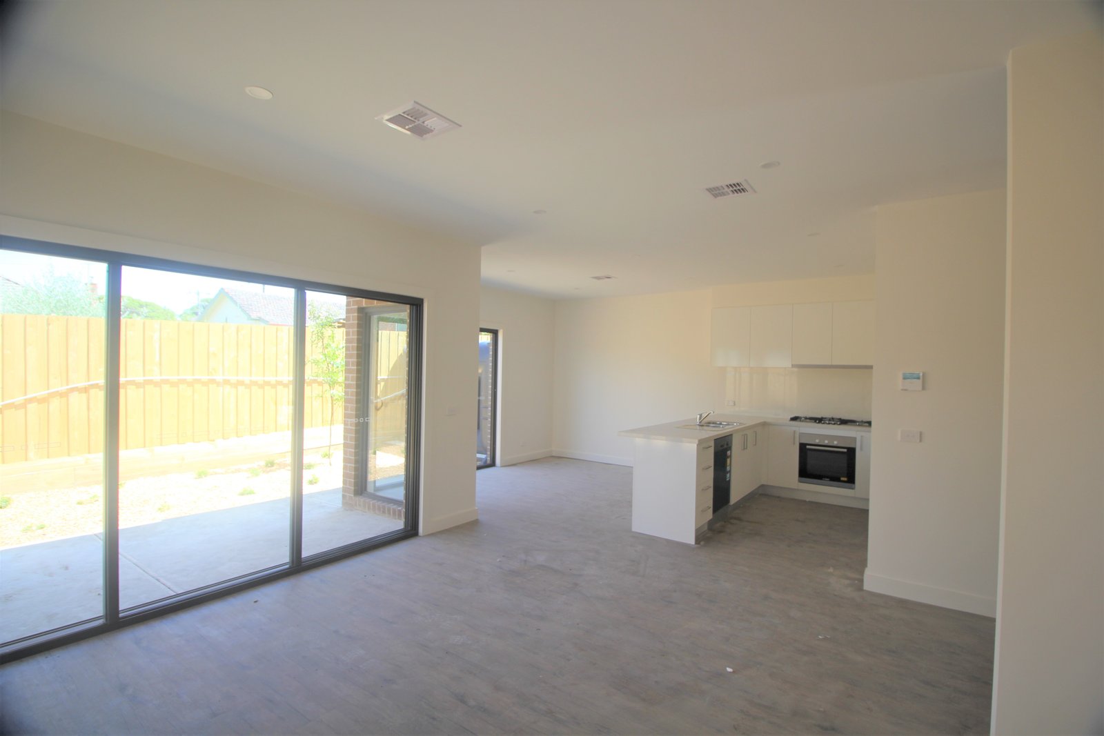 Gallery: 13/47-51 Evelyn Street