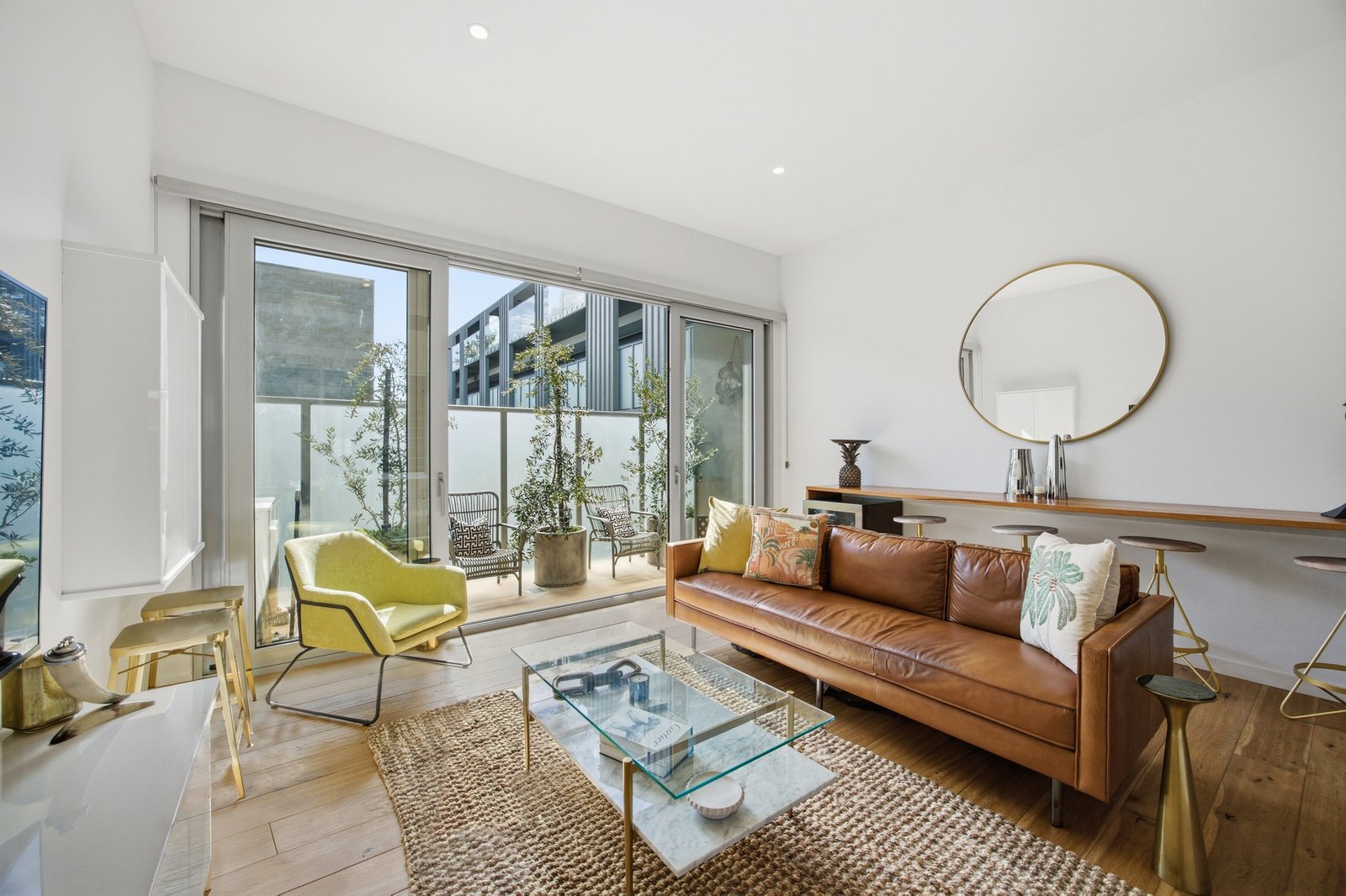 Gallery: 13/472 Beach Road