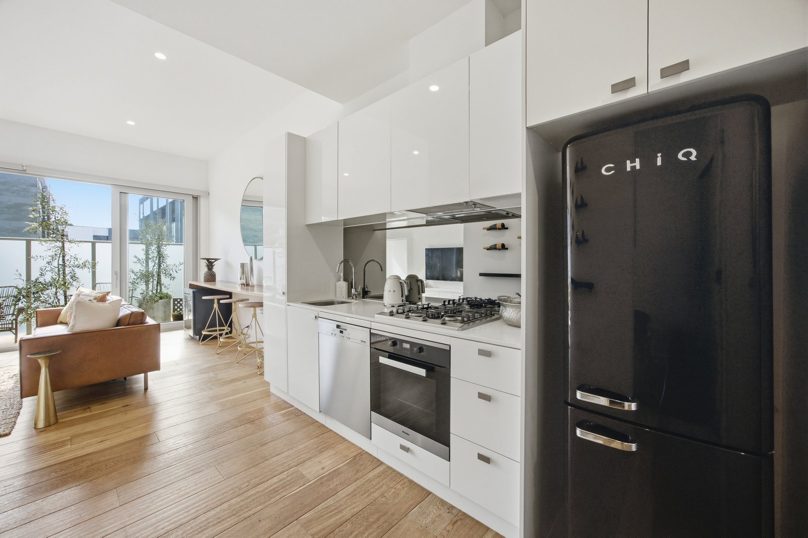 Gallery: 13/472 Beach Road