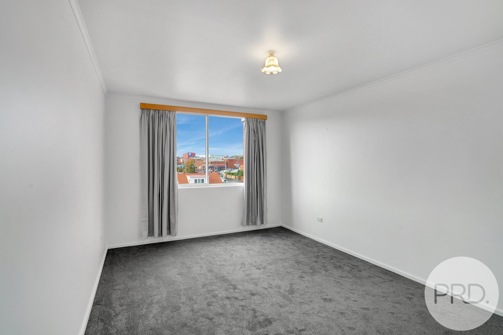 13/5 Augusta Road NEW TOWN 8