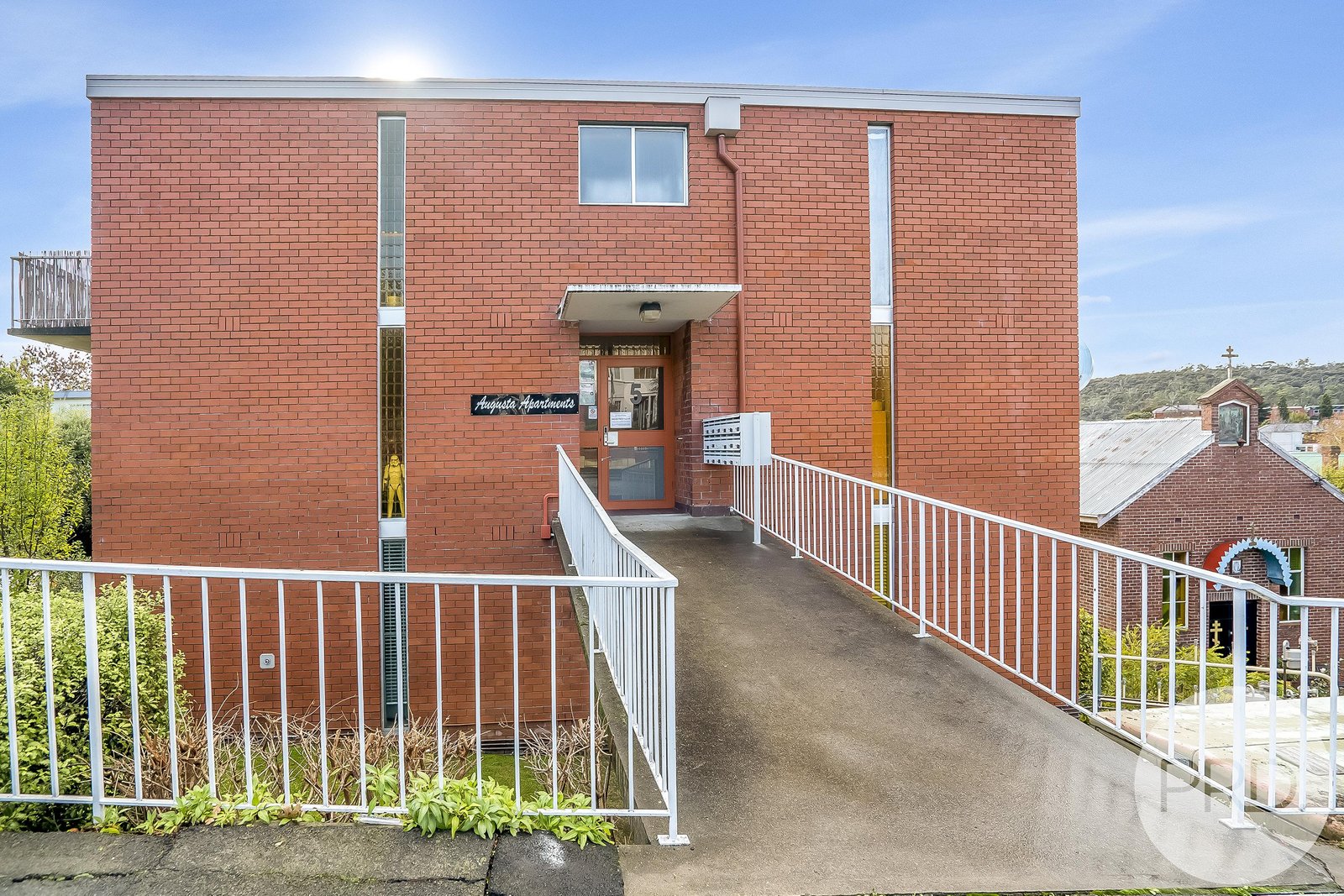 13/5 Augusta Road NEW TOWN 10