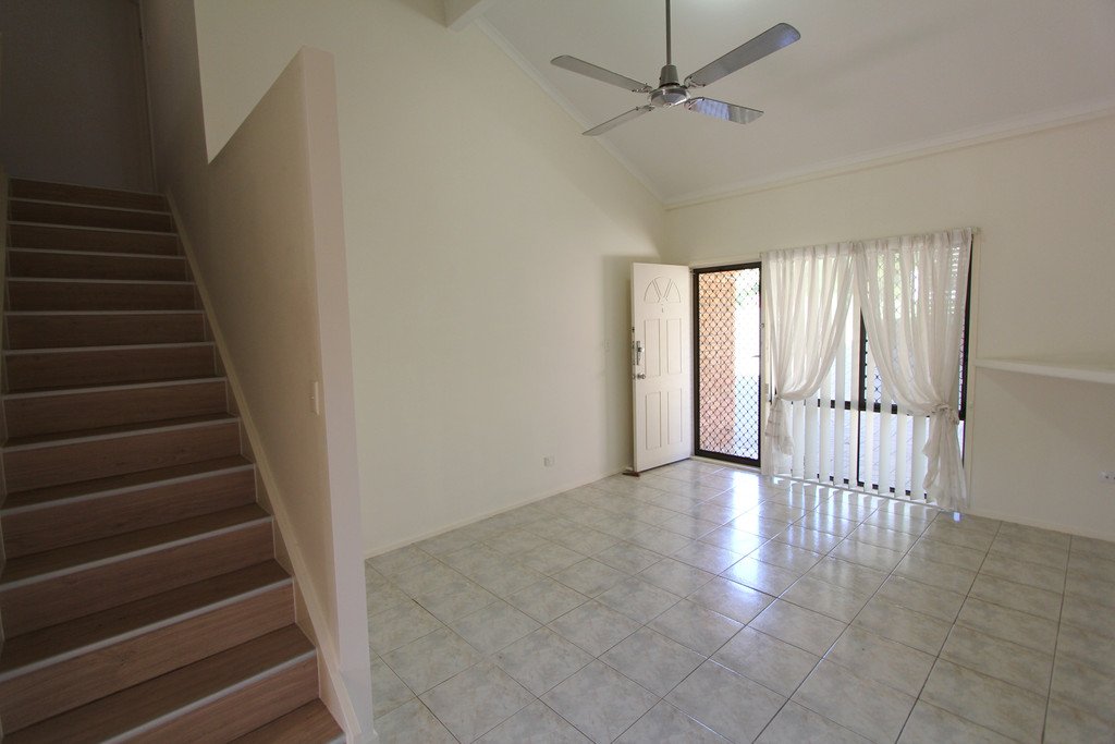 1/35 Corunna Crescent ASHMORE 3