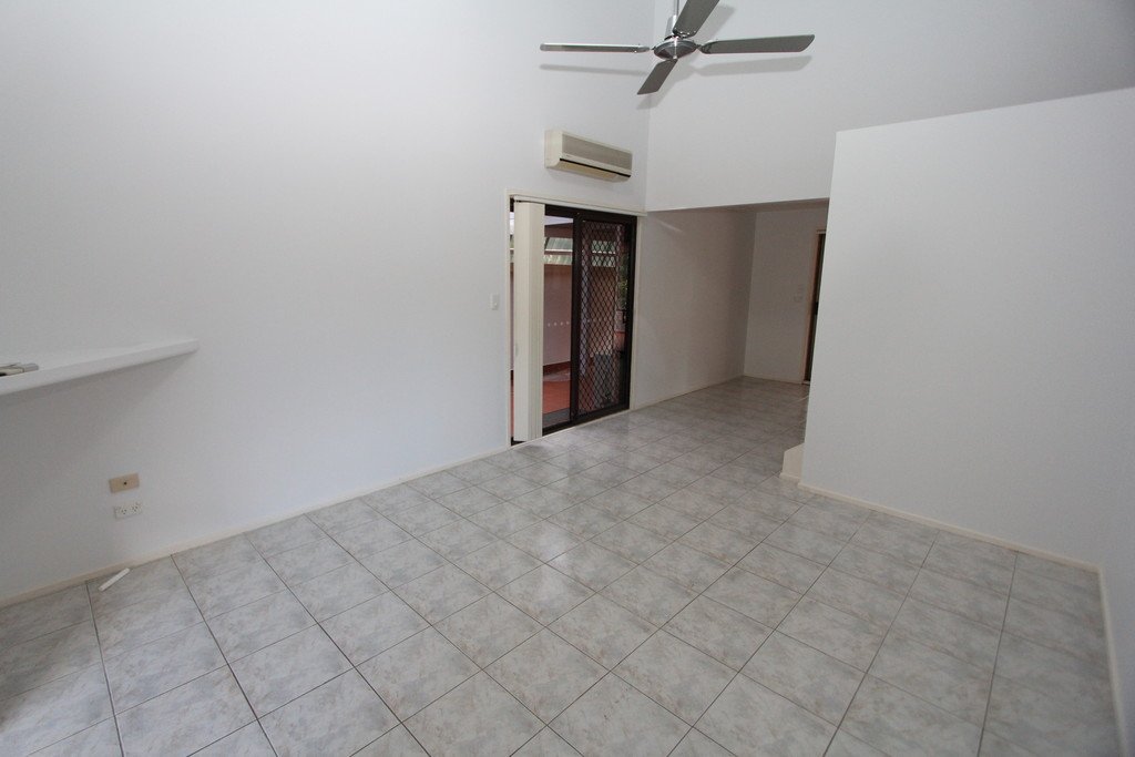 1/35 Corunna Crescent ASHMORE 2