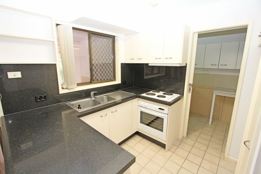 1/35 Corunna Crescent ASHMORE 6